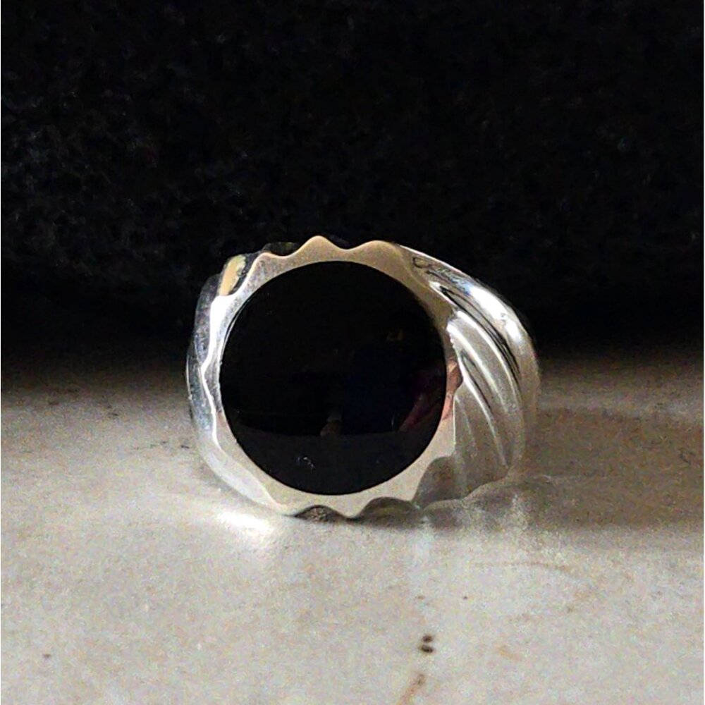 Men's Handcrafted Polished Natural Onyx Sterling Silver Ring - Picture 6 of 16